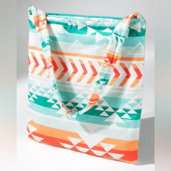 2 in 1 Beach Towel & Bag - Shoulder Bag Turns Into a Beach Towel! - Multicolor - Picture 3 of 7